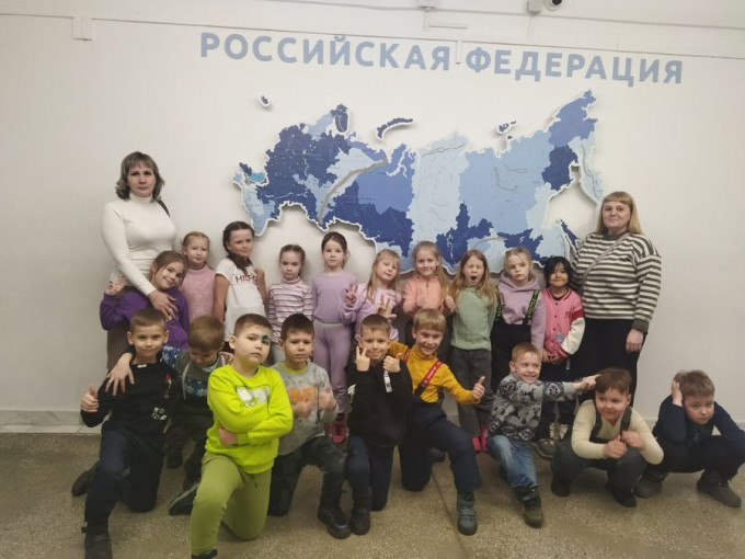 Экскурсия в СОШ № 144 Экскурсия в СОШ № 144.